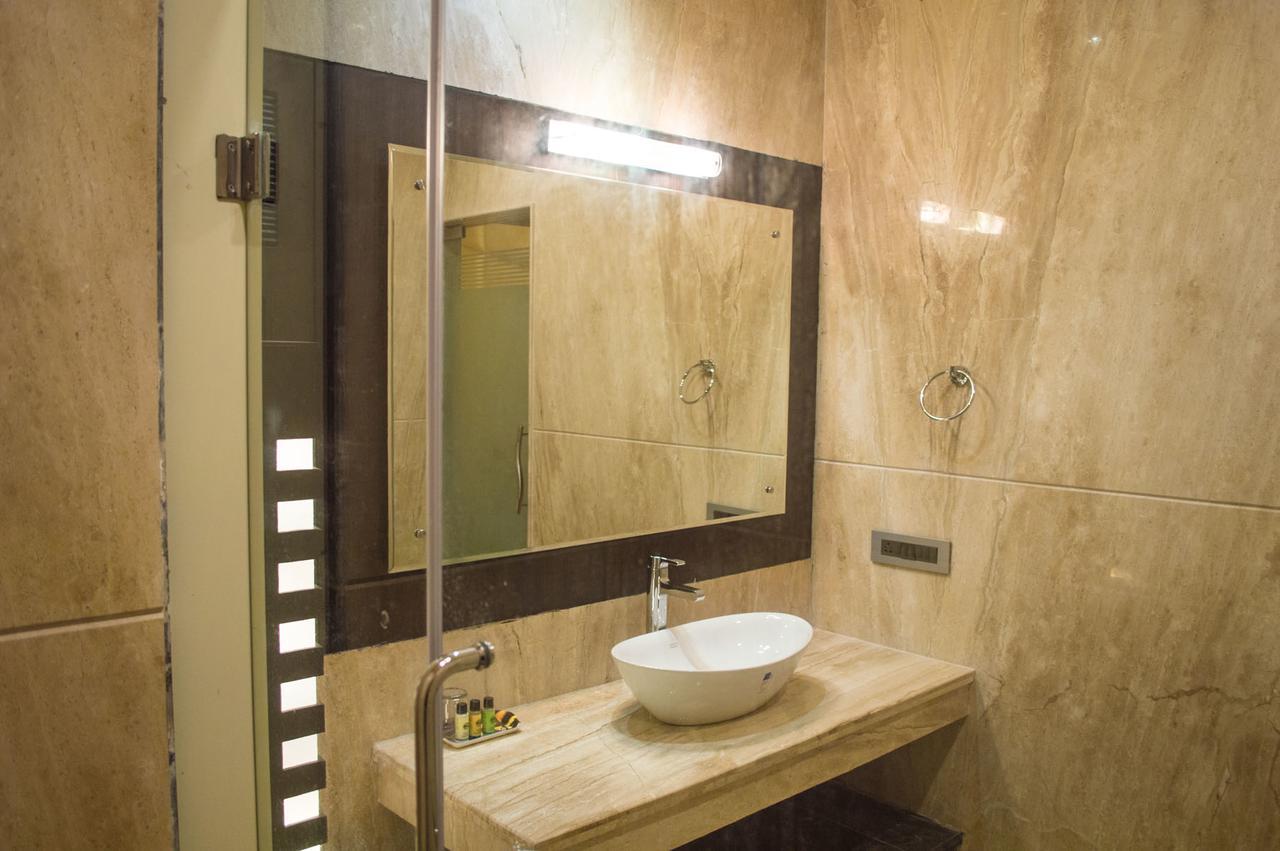 Corbett Wild Iris Spa And Resort Rāmnagar Eksteriør bilde