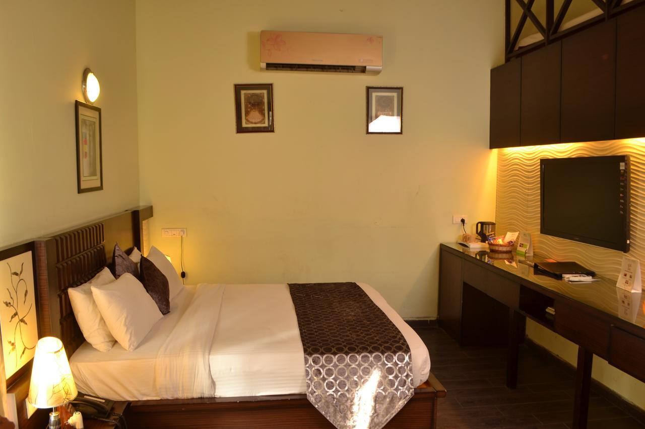 Corbett Wild Iris Spa And Resort Rāmnagar Eksteriør bilde